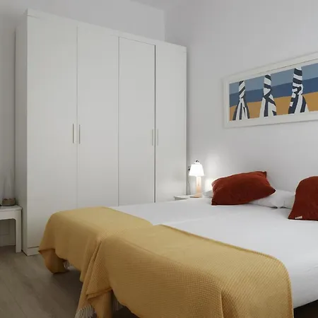 Apartment Always Easy I Chillida *