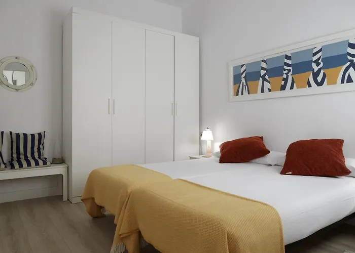 Apartment Always Easy I Chillida *